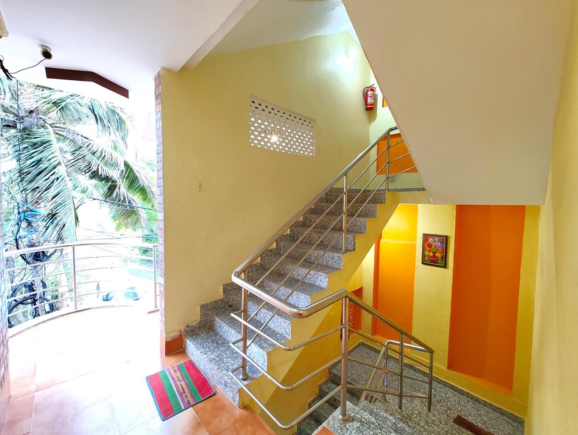 Goroomgo Sahoo Palace Puri - Prime Location Near Sea Beach - Excellent Service With Parking Facilities Buitenkant foto