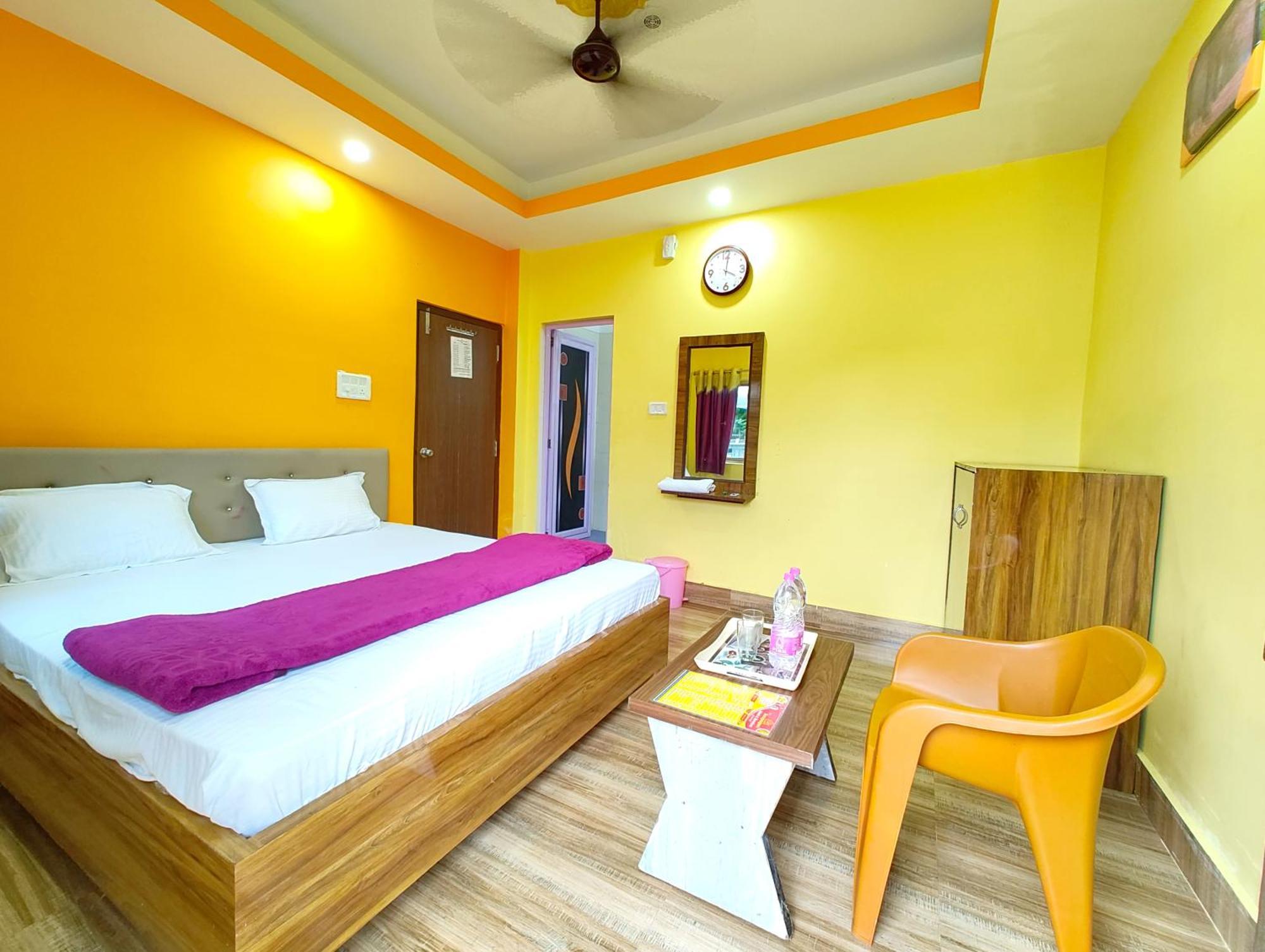 Goroomgo Sahoo Palace Puri - Prime Location Near Sea Beach - Excellent Service With Parking Facilities Buitenkant foto