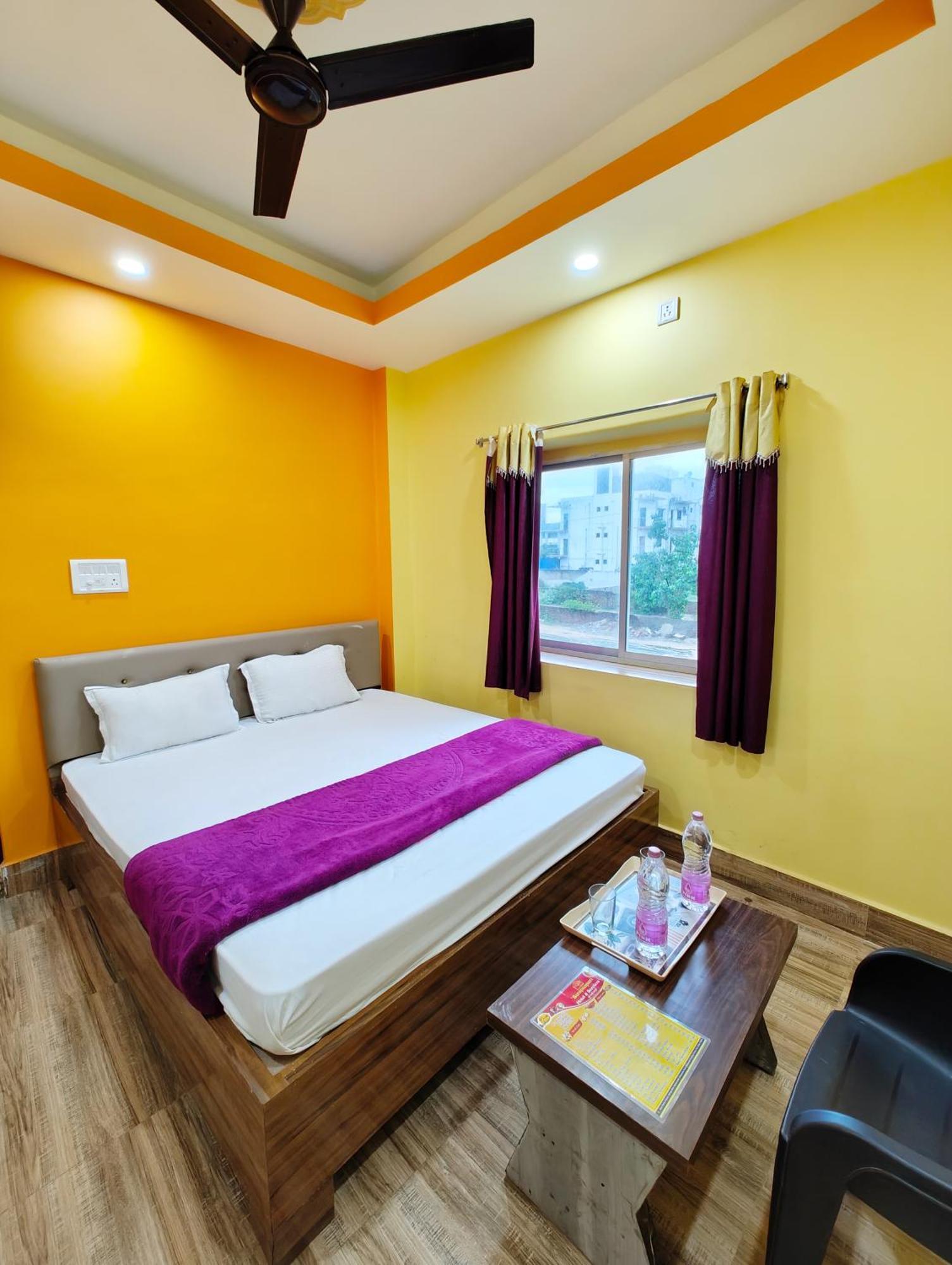 Goroomgo Sahoo Palace Puri - Prime Location Near Sea Beach - Excellent Service With Parking Facilities Buitenkant foto